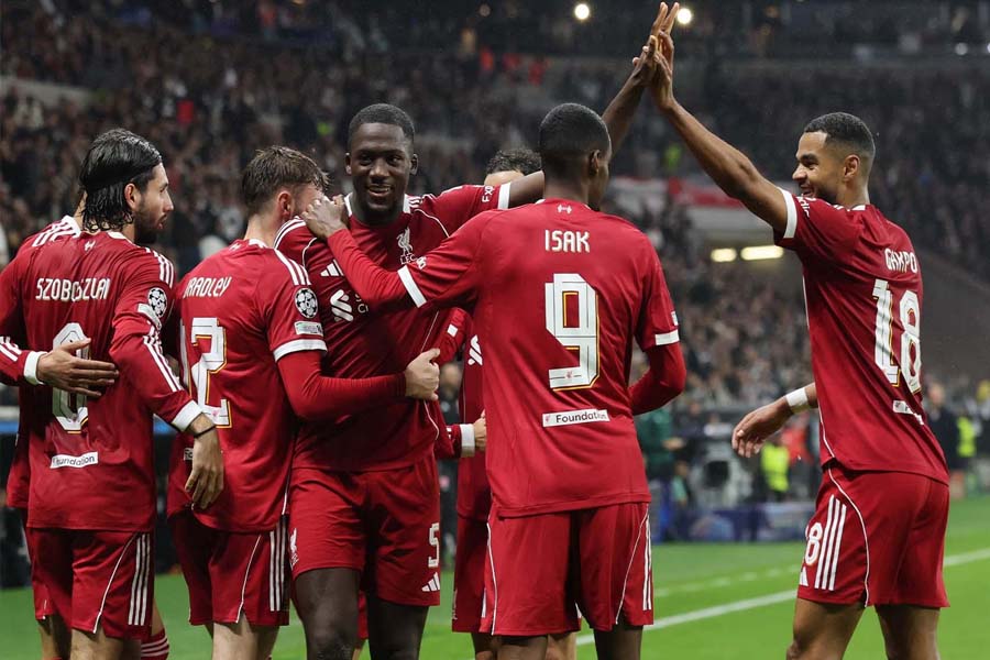 চ্যাম্পিয়ন্স লিগে লিভারপুলের দুর্দান্ত প্রত্যাবর্তন, জয় রিয়াল ও বায়ার্নেরও