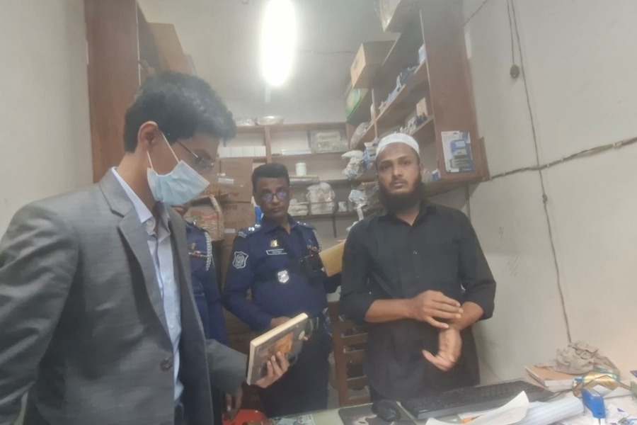 লক্ষ্মীপুরে অবৈধ ভোটের সিল ও কম্পিউটার জব্দ