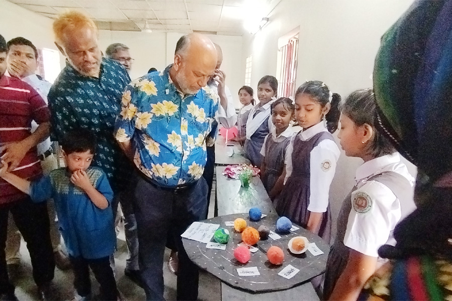 বাকৃবিতে প্রথমবার ‘ক্ষুদে শিক্ষার্থীদের উদ্ভাবনী মেলা’ অনুষ্ঠিত