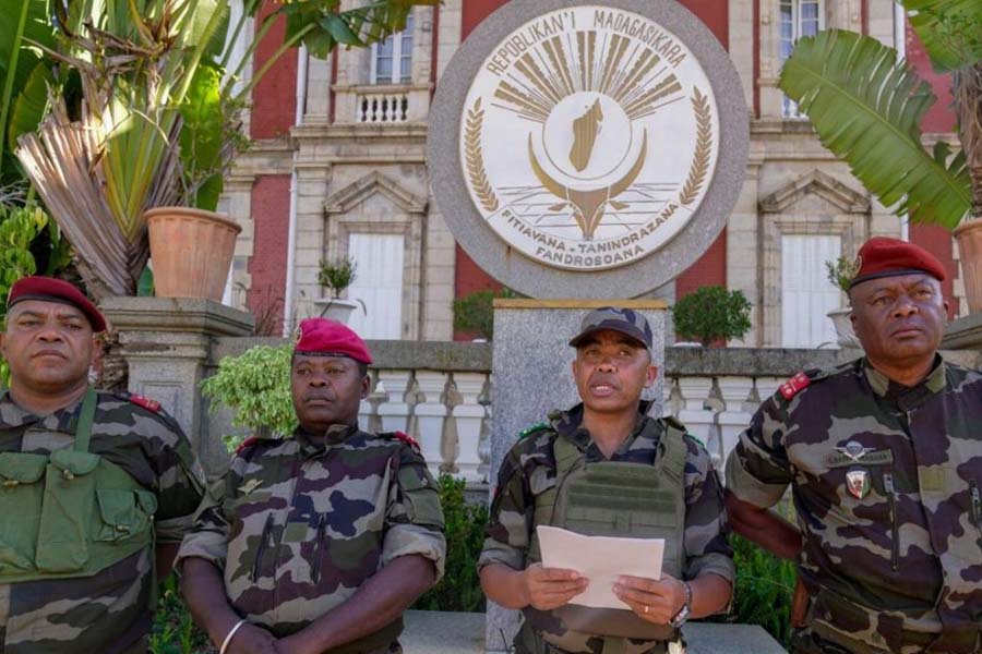 মাদাগাস্কারে সেনা অভ্যুত্থান, নির্বাচন স্থগিত