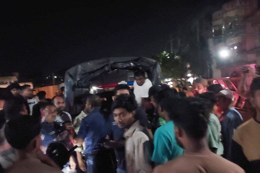মাদারীপুরে ওয়রেন্টভুক্ত ২ আসামীকে ছিনিয়ে নেওয়ার চেষ্টা, আটক ৫