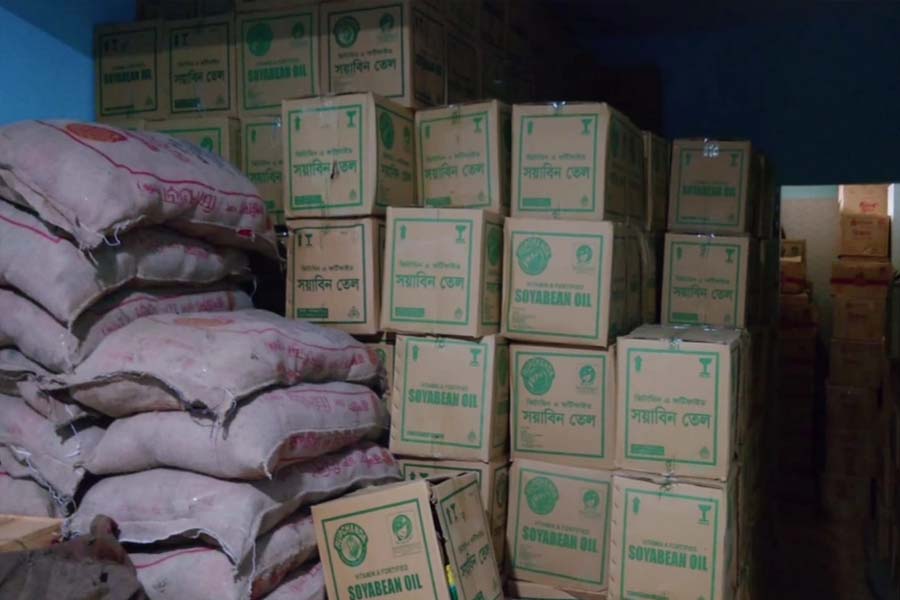 বাড়িতে মজুত করে রাখা ৩৭ হাজার লিটার তেল উদ্ধার