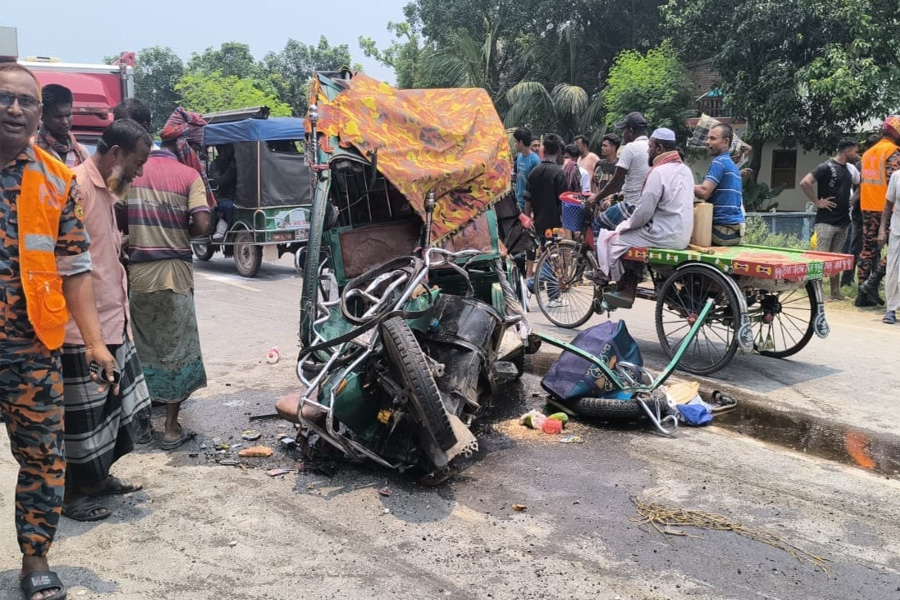 মেহেরপুরে ইজিবাইক-ট্রাকের সংঘর্ষে শিশুসহ নিহত ৩