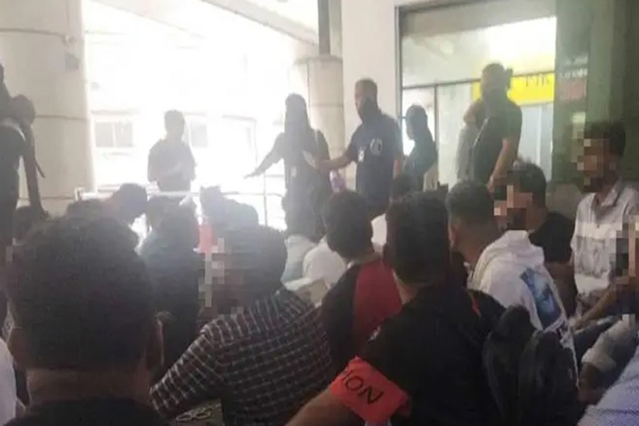 মালয়েশিয়ায় ১২৪ অবৈধ প্রবাসী আটক