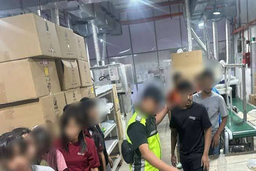 মালয়েশিয়ায় ৪৫ বাংলাদেশিসহ ১২৩ অবৈধ শ্রমিক আটক