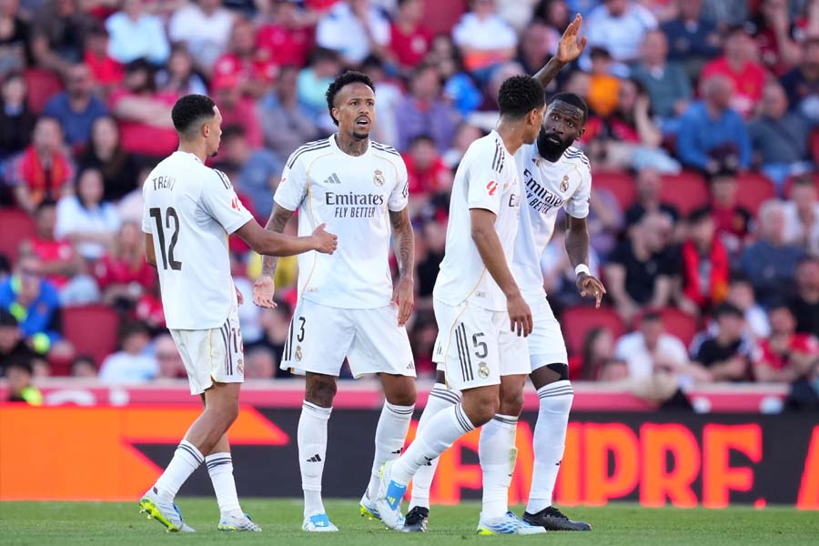 শেষ মুহূর্তের গোলে রিয়ালের হার, শিরোপা লড়াইয়ে বড় ধাক্কা