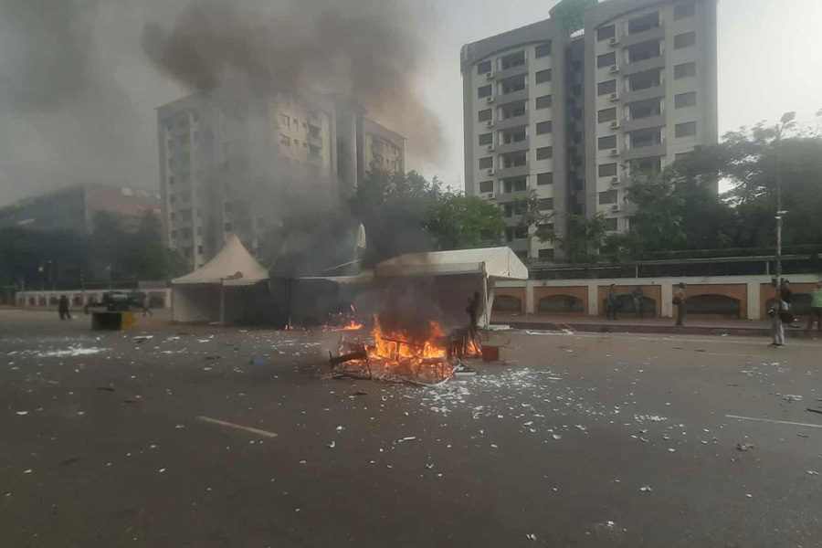 জুলাই সনদ স্বাক্ষরের আগে সংঘর্ষ, ৯শ’  জনের বিরুদ্ধে মামলা