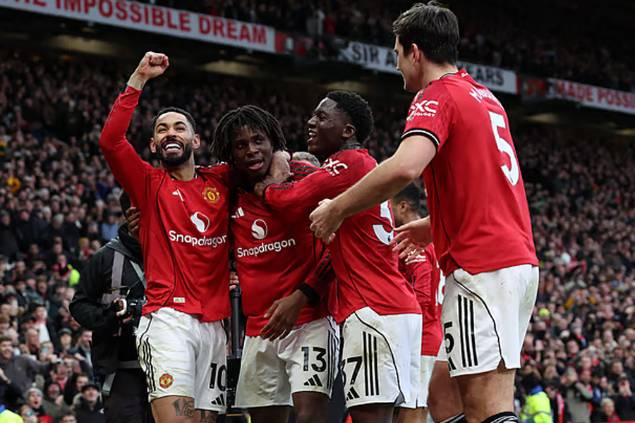 ম্যানচেস্টার ডার্বিতে সিটিকে হারিয়ে শীর্ষ চারে ইউনাইটেড