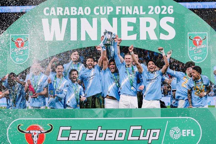 আর্সেনালকে হারিয়ে মৌসুমের প্রথম শিরোপা জিতল সিটি