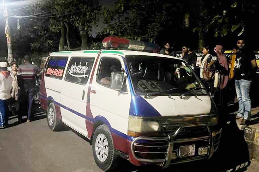 প্রাইভেটকারের ধাক্কায় খুবি শিক্ষার্থীর মৃত্যু