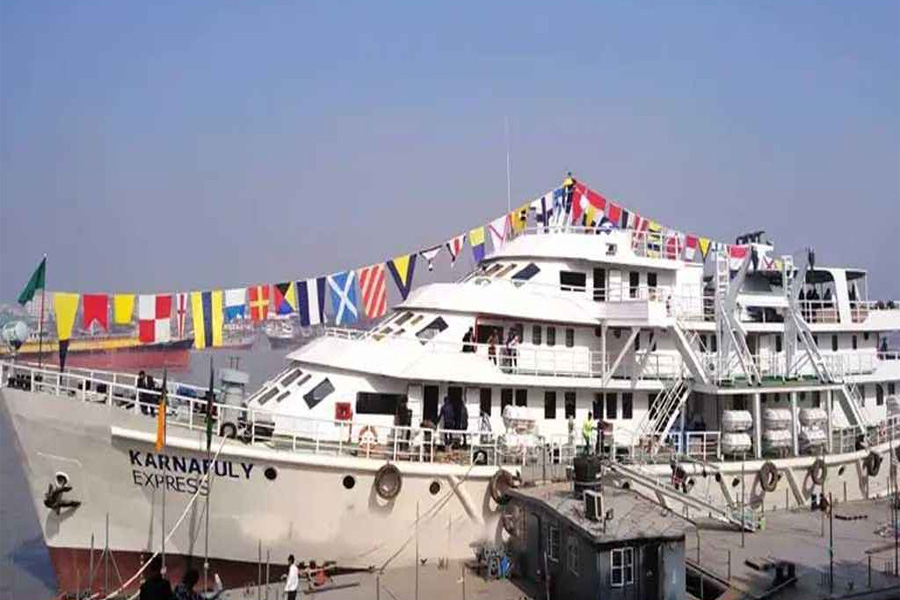 সেন্টমার্টিন খুললেও অনিশ্চয়তায় পর্যটকদের যাত্রা