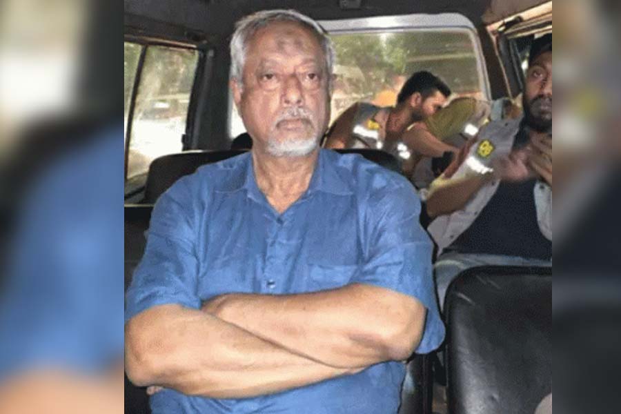 সাবেক সেনা কর্মকর্তা মাসুদ উদ্দিন গ্রেপ্তার