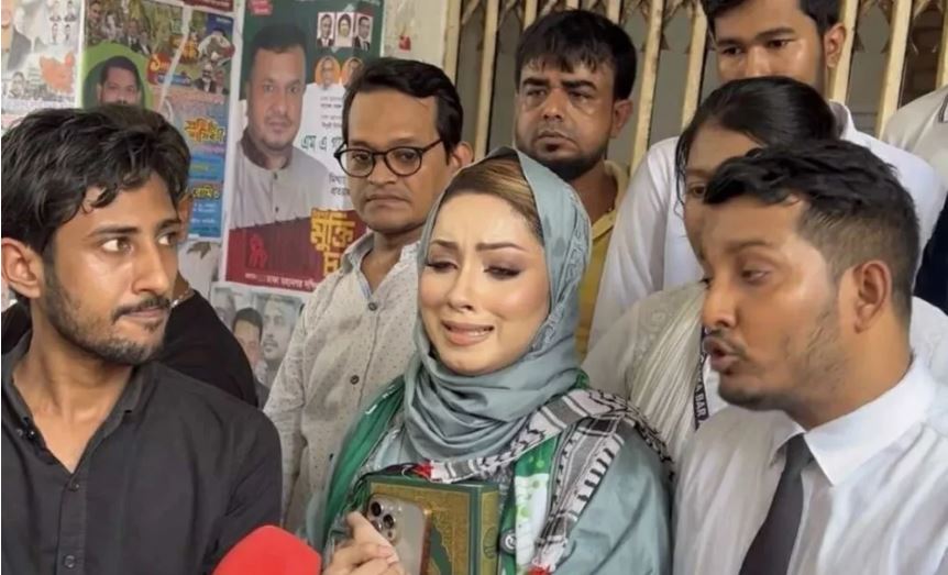 পাসপোর্ট ফেরত পেলেন না মেঘনা আলম