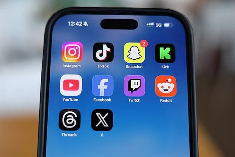 কিশোরদের মানসিক ক্ষতির অভিযোগে মেটা ও ইউটিউবের বিরুদ্ধে মামলা