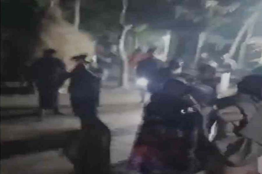 নীলফামারীতে সংখ্যালঘুদের বাড়িতে আগুন দেওয়ার অভিযোগ