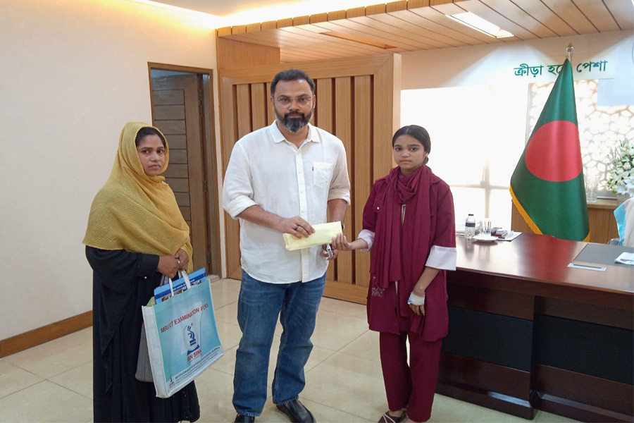 নতুন কুঁড়ির মিথিলাকে আর্থিক সহায়তা দিলেন প্রতিমন্ত্রী