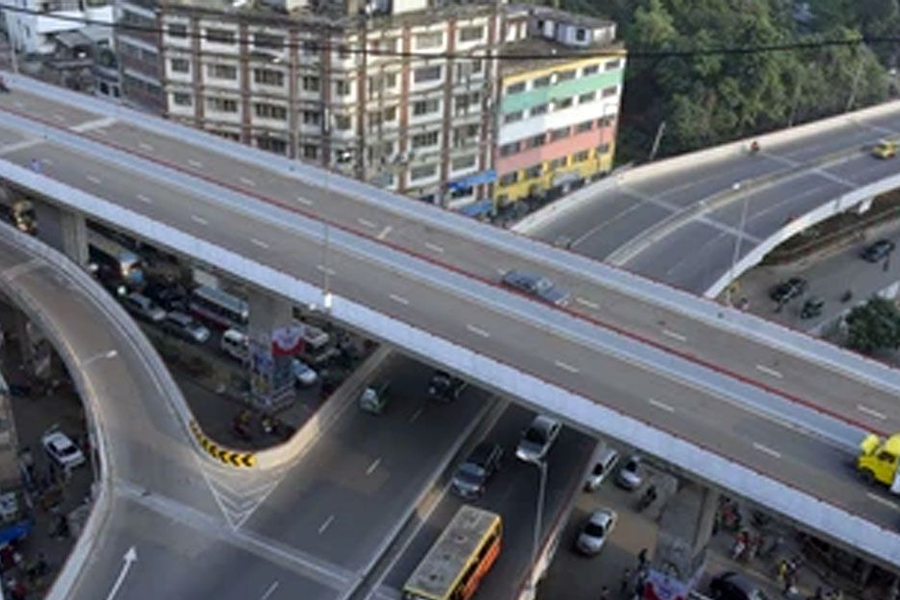 মগবাজার ফ্লাইওভার থেকে ছোঁড়া ককটেলে পথচারী নিহত