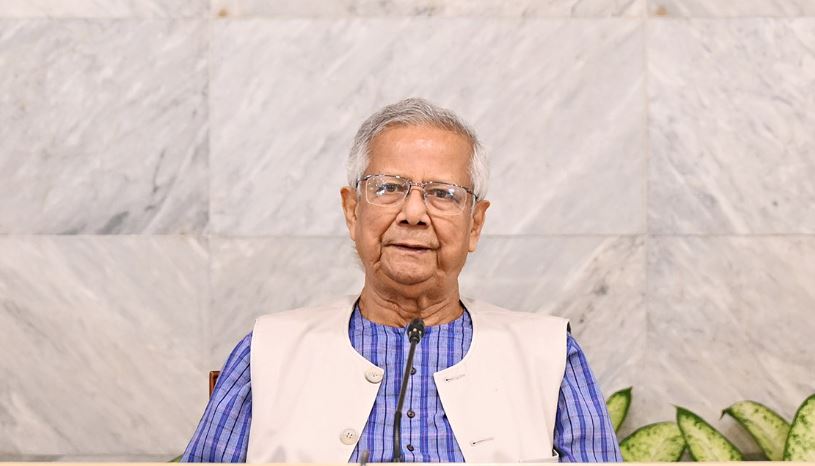 সীমান্তে অতন্দ্র প্রহরীর দায়িত্ব পালন করছে বিজিবি: প্রধান উপদেষ্টা