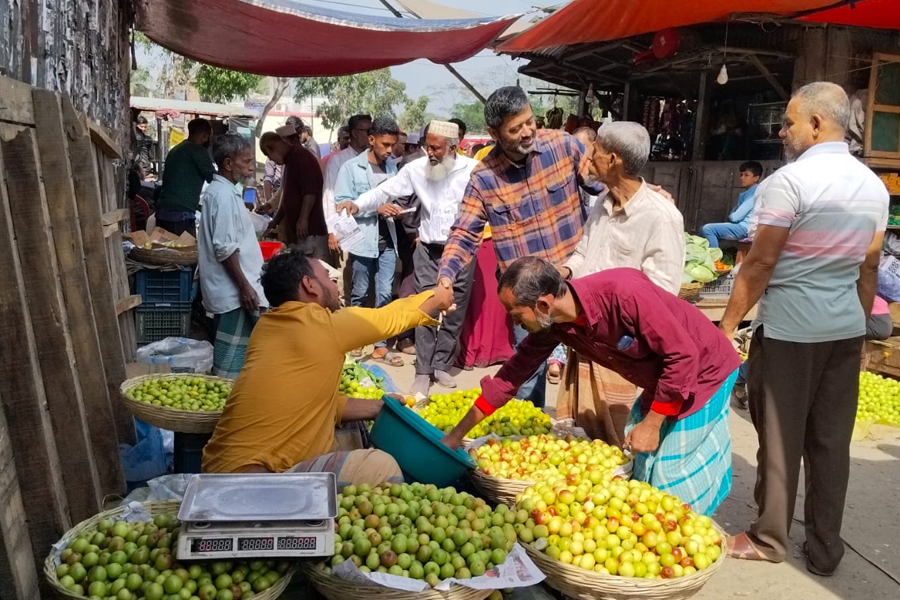 ব্যারিস্টার মঈন ফিরোজীর গণসংযোগে ব্যাপক সাড়া