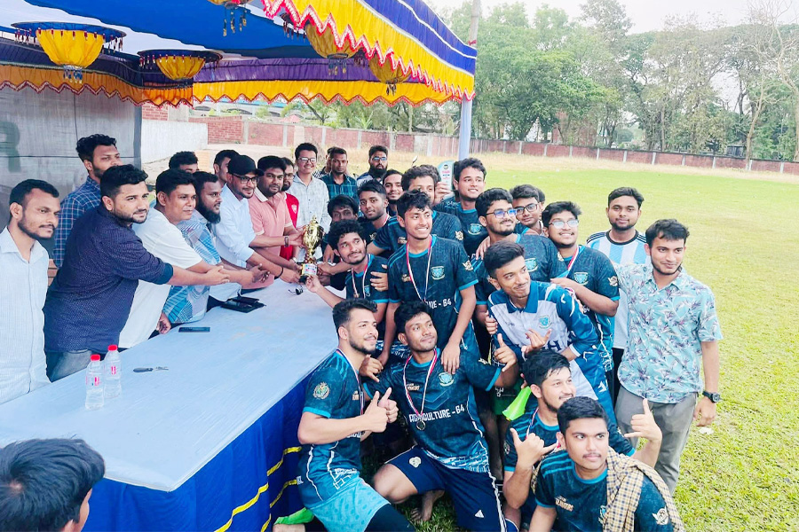 ভেটেরিনারি অনুষদকে হারিয়ে বাকৃবির কৃষি অনুষদের শিরোপা অর্জন