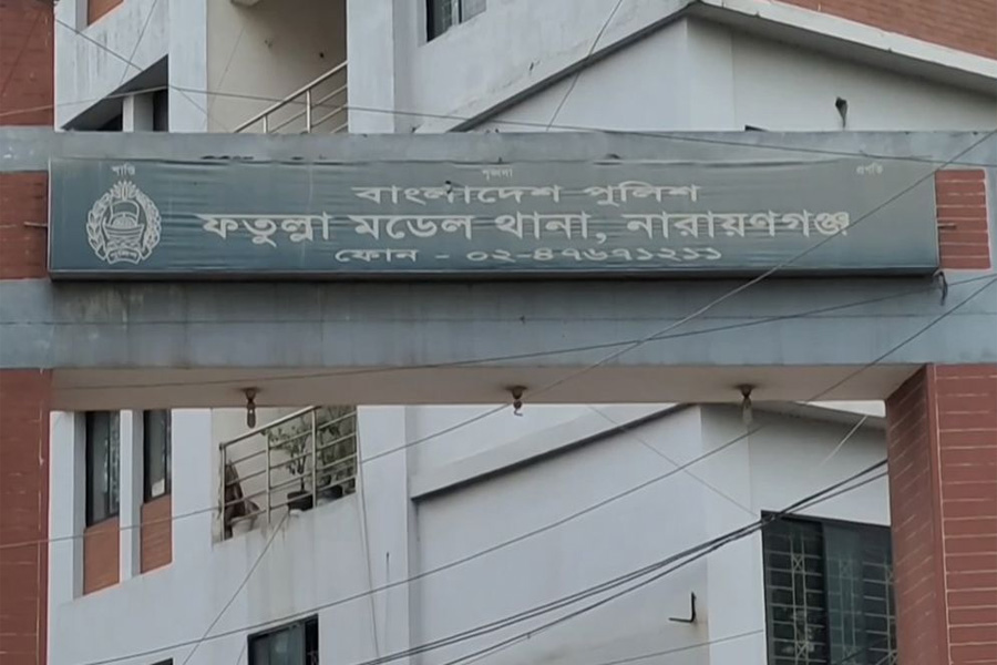 ফতুল্লায় শিশুকে ধর্ষণের অভিযোগ, গণপিটুনিতে আহত যুবক