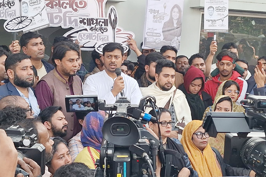 শহীদদের দিকে তাকিয়ে গণভোটে হ্যাঁ-এর পক্ষে কাজ করুন