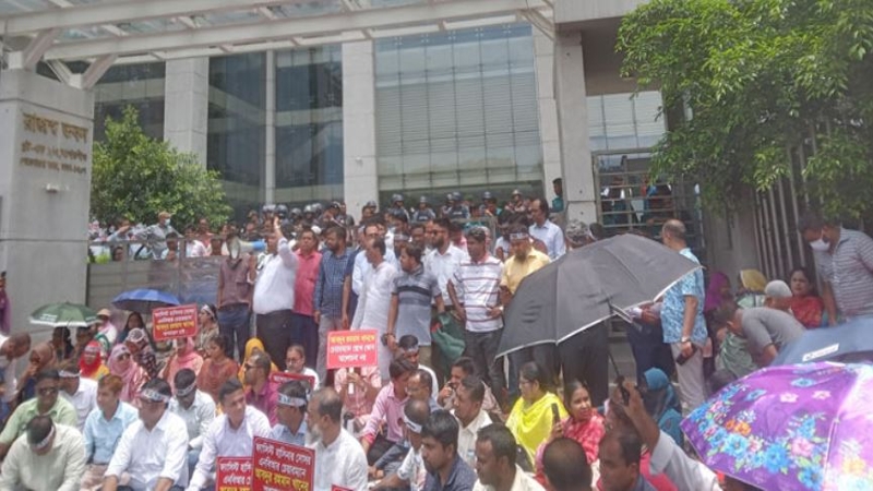এনবিআরের শাটডাউনসহ সব কর্মসূচি প্রত্যাহার