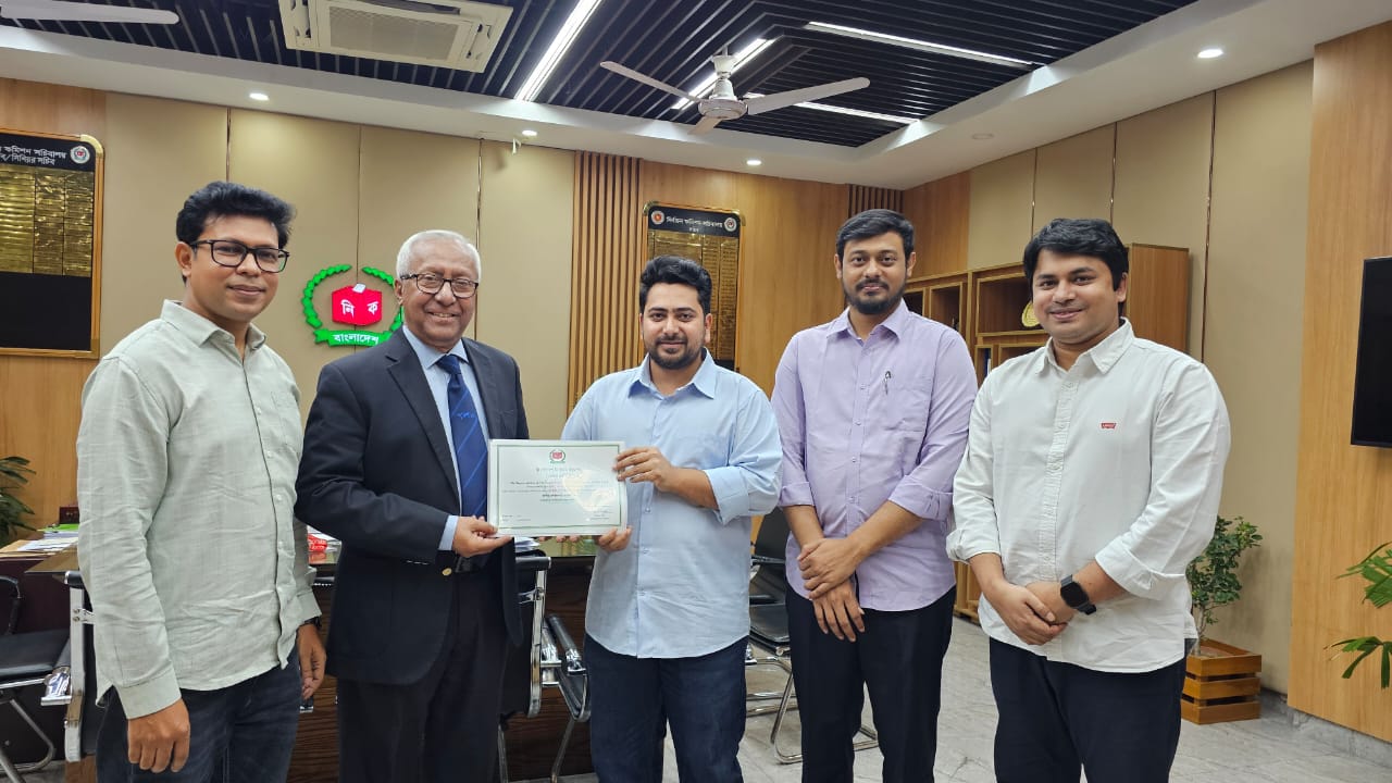 ইসির নিবন্ধন সার্টিফিকেট পেলো এনসিপি