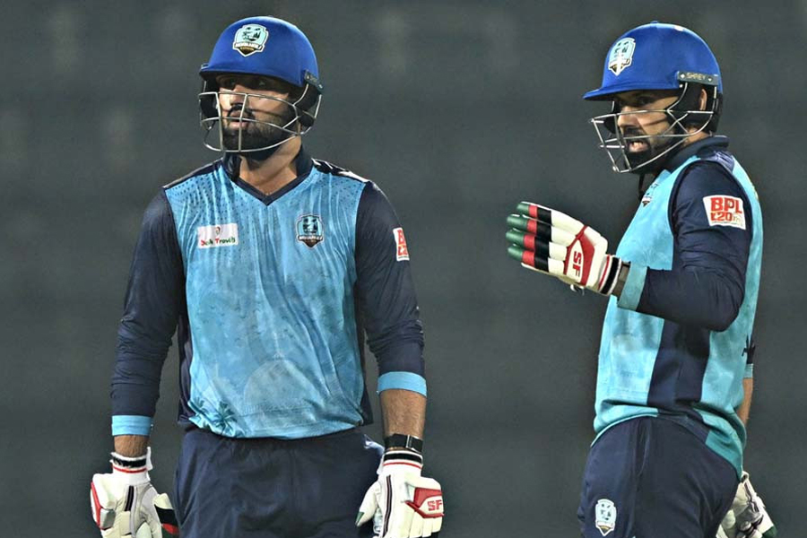 শীর্ষ টি–টোয়েন্টি লিগে প্রথম বাবা–ছেলে জুটি
