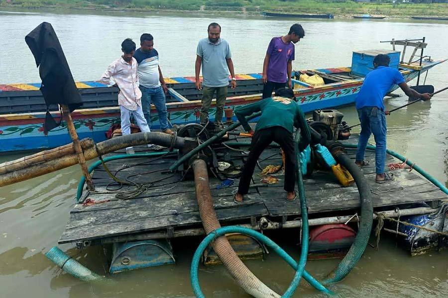 নাগরপুরে যৌথ অভিযান, অবৈধ বালু উত্তোলনে জরিমানা