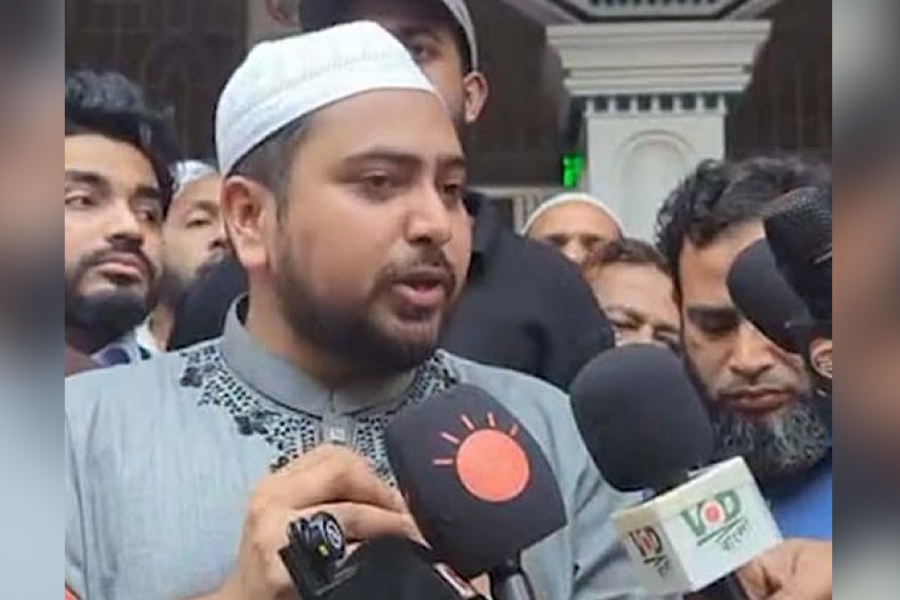 গণজোয়ার দেখে পেশিশক্তির আশ্রয় নিচ্ছে একটি দল