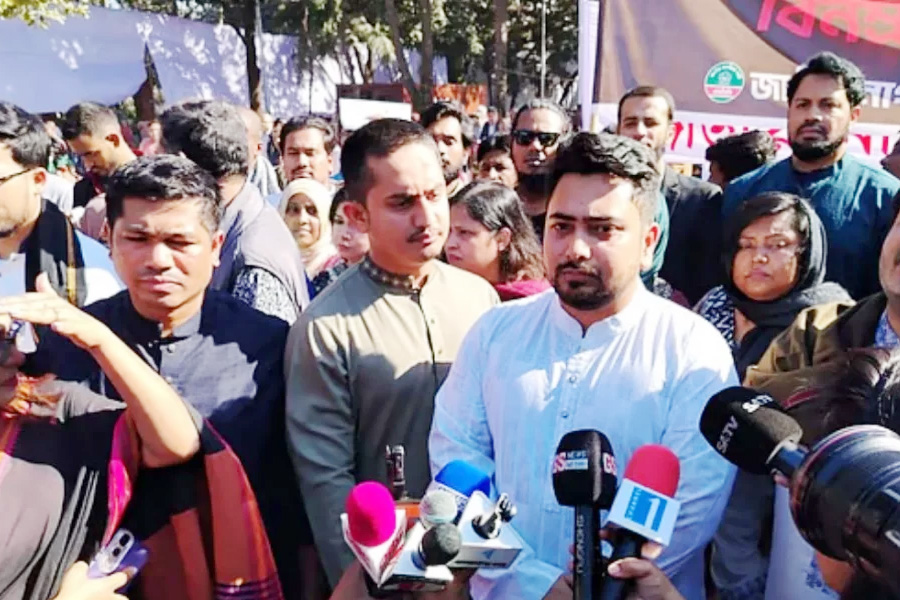 হাদির ওপর হামলা নির্বাচনবিরোধী ষড়যন্ত্র: নাহিদ ইসলাম