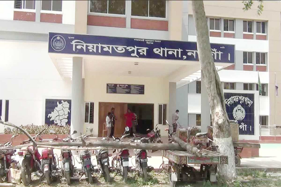 নিয়ামতপুরে একই পরিবারের ৪ হত্যার ঘটনায় থানায় মামলা