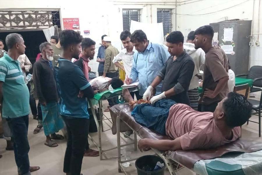 আধিপত্য বিস্তারে সংঘর্ষে গুলিবিদ্ধসহ আহত ১৫ জন