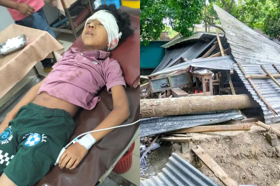 কালিয়ায় ঝড়ে গাছ ভেঙে স্কুলের শ্রেণিকক্ষ ধস, আহত ২ শিক্ষার্থী