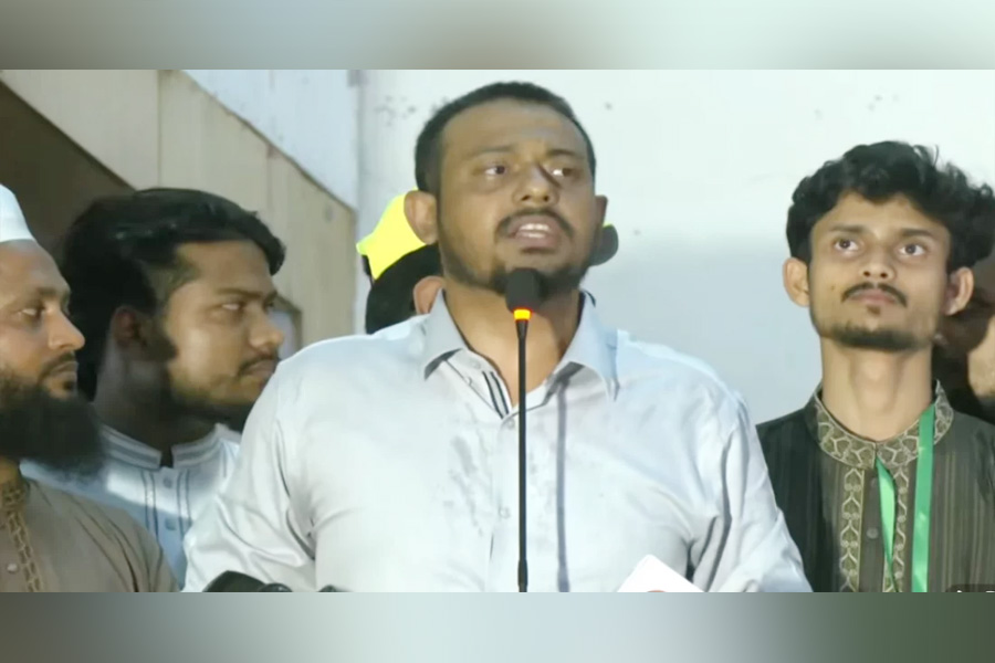 ভারতের সঙ্গে নতজানু পররাষ্ট্রনীতি গ্রহণযোগ্য নয়: নাসীরুদ্দীন