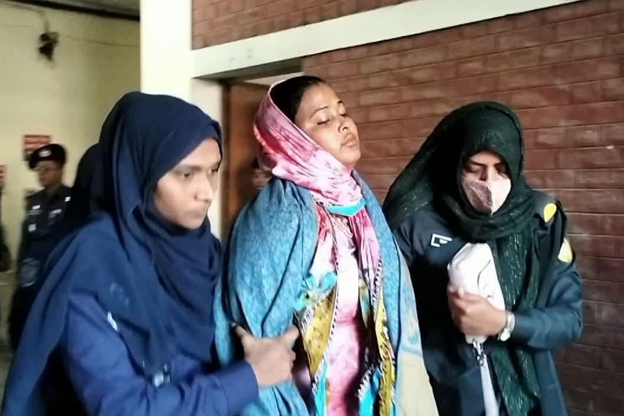 নেত্রকোণায় স্বামীকে কুপিয়ে হত্যার দায়ে স্ত্রীর মৃত্যুদণ্ড