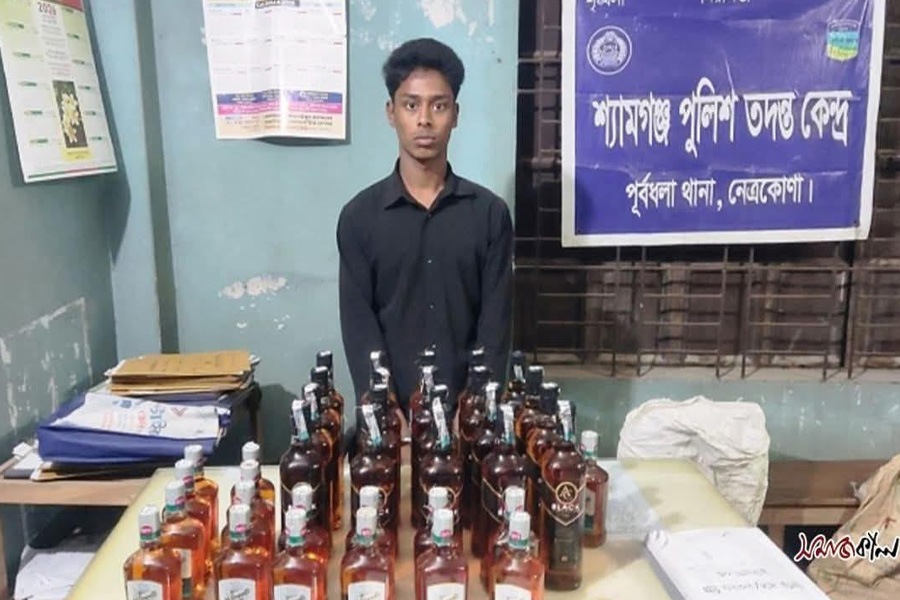 নেত্রকোনায় ‘সুখ সালমান’ বাসে মিলল ভারতীয় মদ, যুবক গ্রেপ্তার