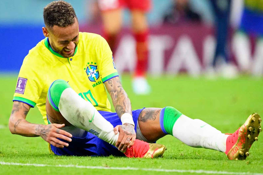 ফিটনেসের লড়াইয়ে নেইমার, বিশ্বকাপের আগে ফের অস্ত্রোপচার