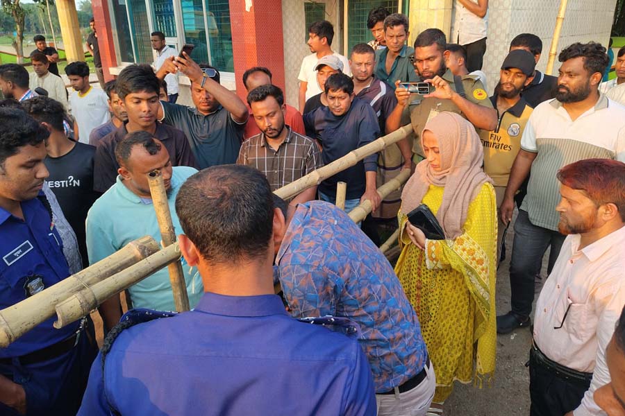 তেল বিতরণে একাধিক অনিয়ম, ফিলিং স্টেশনকে জরিমানা