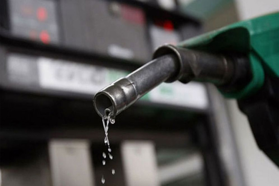 তেলের অবৈধ মজুতকারীকে ধরিয়ে দিলে লাখ টাকা পুরস্কার