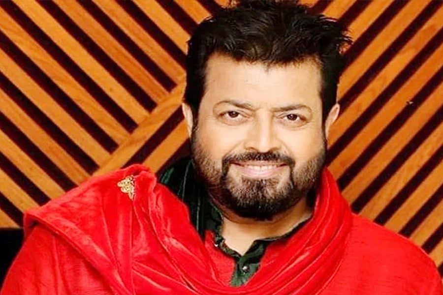 ফের কুলির চরিত্রে ওমর সানি