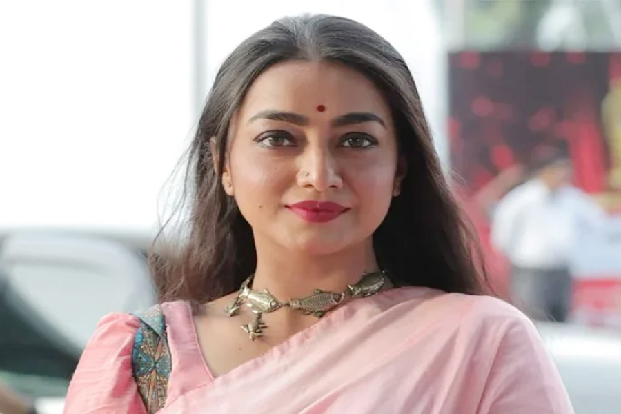 চাকরির অনিশ্চয়তায় শিক্ষিত তরুণদের টিকটক-ডলার আয় স্বাভাবিক