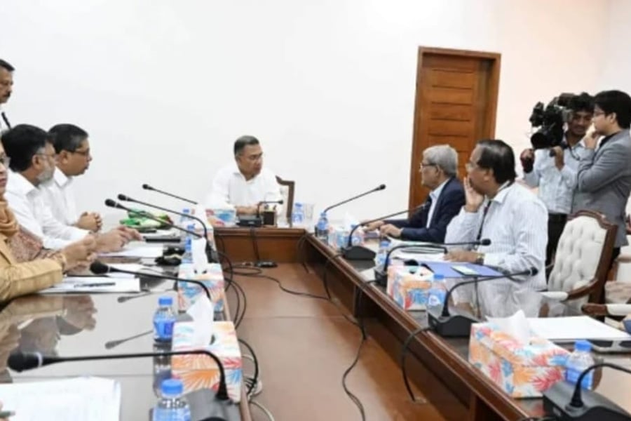 সচিবালয়ের মন্ত্রিপরিষদ বিভাগের সভাকক্ষে এই বৈঠক অনুষ্ঠিত হয়। ছবি: ভিওডি বাংলা