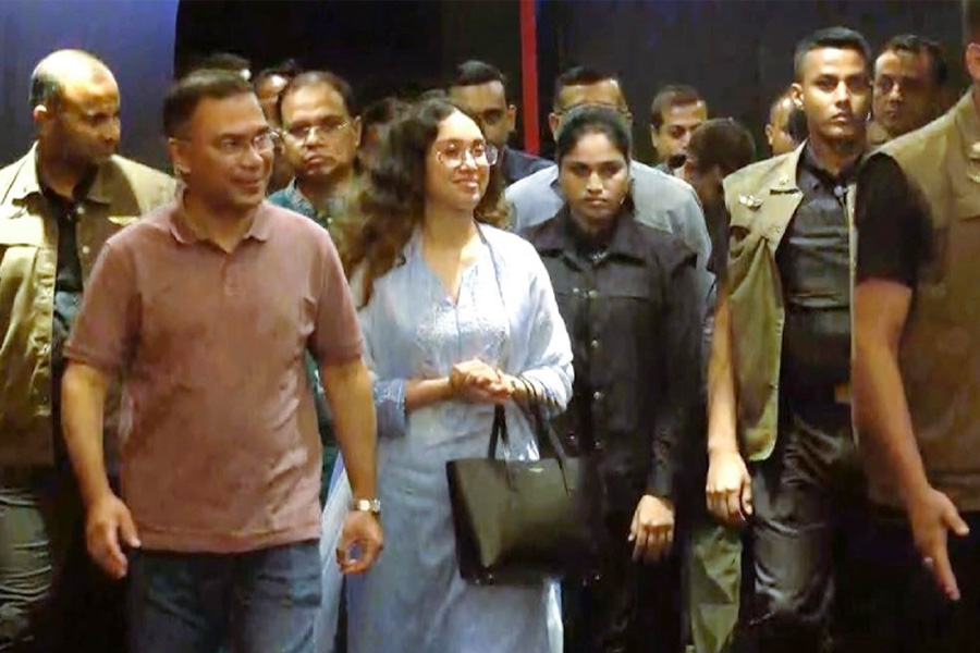 প্রধানমন্ত্রীর সিনেমা দেখা নিয়ে বিভ্রান্তি