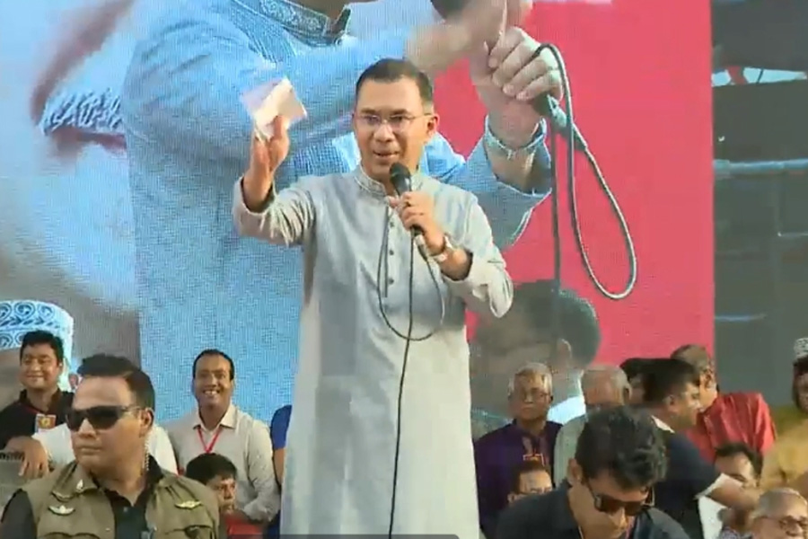 শ্রমিকের খাতায়  নিজের নাম লেখান : তারেক রহমান