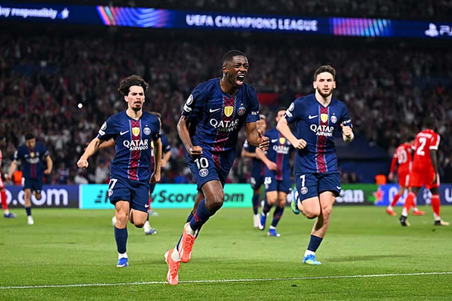 ৯ গোলের থ্রিলারে পিএসজির জয়