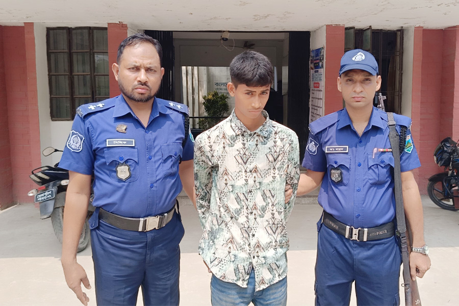 তৃতীয় শ্রেণির ছাত্রীকে ধর্ষণের অভিযোগে কিশোর আটক