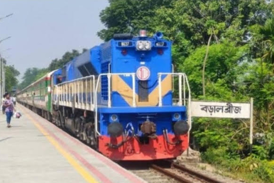 সংসদে বড়াল ব্রিজ ও চাটমোহর স্টেশনে ট্রেনের আসন সংখ্যা বৃদ্ধির দাবি