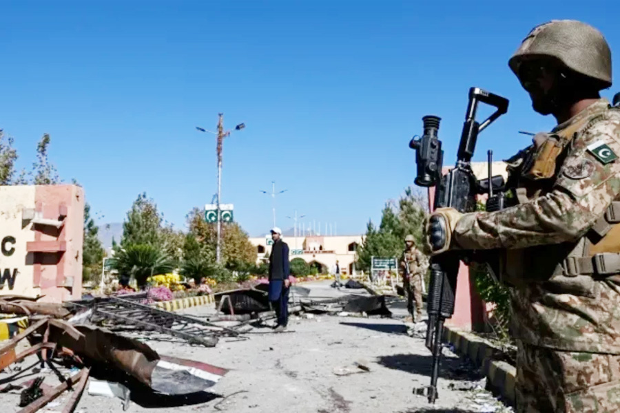 পাকিস্তান-আফগানিস্তান সীমান্তে তুমুল গোলাগুলি